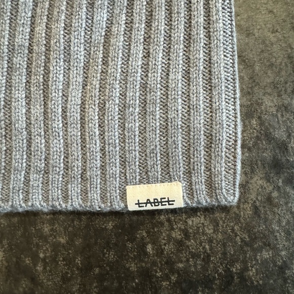 NWT Label Beanie Grey Gray Ribbed Unisex Hat - Picture 4 of 4